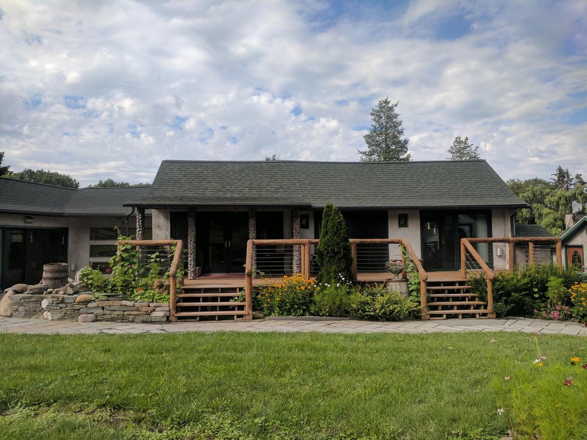 New Park Retreat Hotel Ithaca Exterior foto